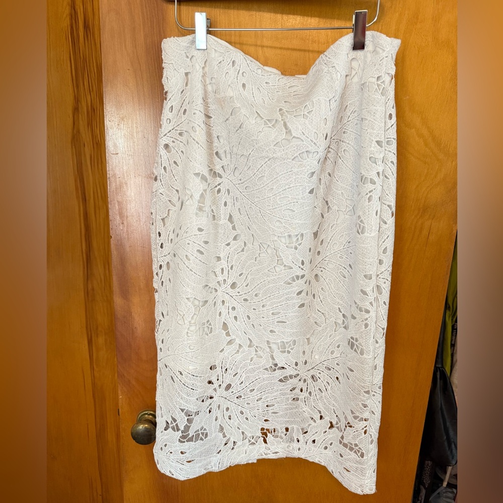Eva Mendes for New York @ Company White Lace Skirt, size 8